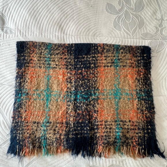 Pretty Persuasions Multicolor Plaid Scarf or Shawl - Picture 1 of 4